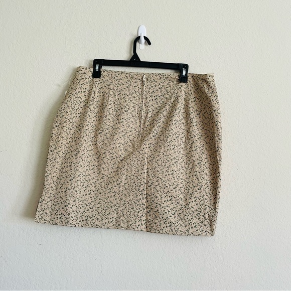 Route 66 Stretch fit woman’s ditzy Floral Skirt size 18 mini earthy side slits - Picture 8 of 11